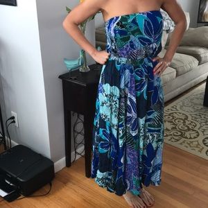 Off shoulders summer dress